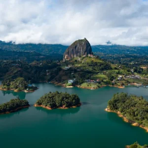 DÍA DE SOL  GUATAPÉ