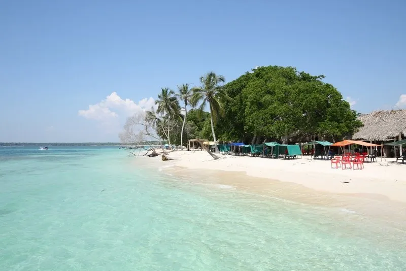 covenas-viajes-tour-linearcol-colombia-hotel-playa