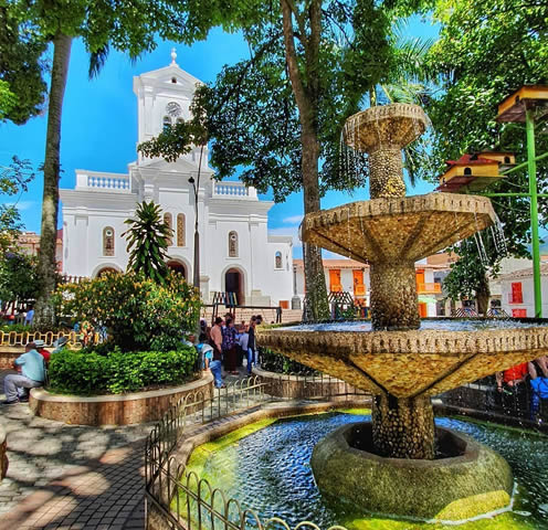 parque-principal-cocorna-antioquia